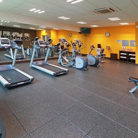 מלון ספופן Wyndham Garden Guadalajara Acueducto מראה חיצוני תמונה
