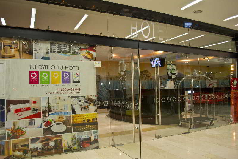 מלון ספופן Wyndham Garden Guadalajara Acueducto מראה חיצוני תמונה