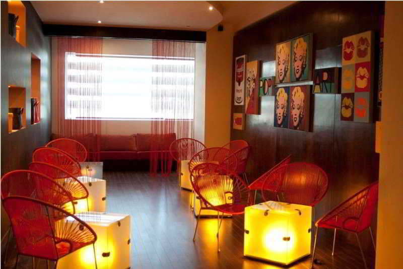 מלון ספופן Wyndham Garden Guadalajara Acueducto מראה חיצוני תמונה
